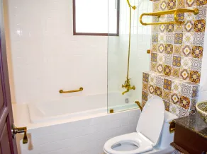 Siri Heritage Bangkok Hotel - Salle de bain