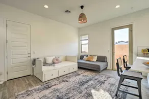 Phoenix Casita: 2 Mi to State Farm Stadium! - Interior