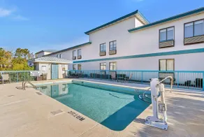 Baymont by Wyndham N Myrtle Beach - Park & Sports Complex Area - Piscine