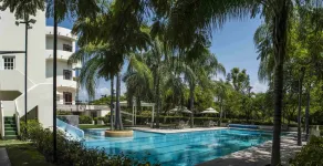The Lorian Club - Pool