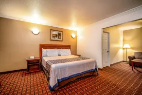 Regency Inn & Suites Downey - Chambre