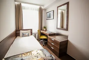 Hampton Suites Serviced Apartments - Room