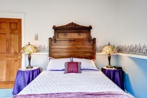 'Astoria Painted Lady' Historic Apt w/ River View! - Værelse