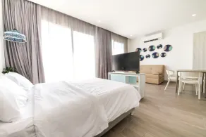 Azure Lofts & Pool - Room