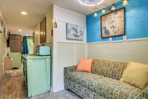 The Humming Bird Suite - Affordable Lakefront Fun - Interiør