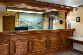 Red Lion Inn & Suites Lemoore - Lobby