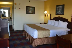 Travelodge by Wyndham Montgomery East - Chambre