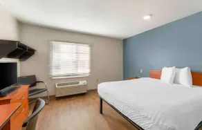 Extended Stay America Select Suites - Cleveland - Avon - Room