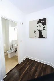 MODERN 2 BEDROOM APARTMENT - Bad