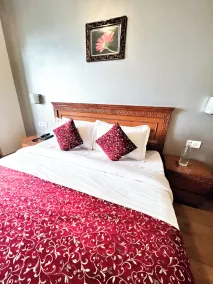 Wingait Inn - Hotel Near The Mall Road - Room