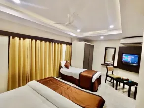 New Hotel Suhail - Room