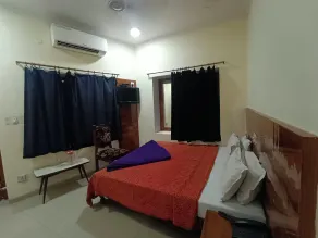 Hotel Ganga Azure@ Har Ki Pauri Road - Room