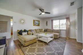 Commuter Friendly! Extended Stay in Riverside - Interior