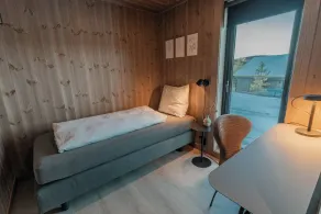 Tiur, stylish new cabin with hot tub - Værelse