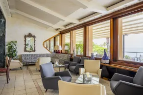 Hotel Continental - Lobby sitting area