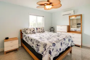 Canal-front Tampa Vacation Rental w/ Private Pool! - Værelse