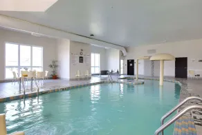 Super 8 by Wyndham Trois-Rivieres - Piscine