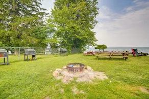 Pet-Friendly Lake Erie Cottage - Walk to the Water - Interiør