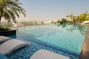Radisson Blu Mumbai International Airport - Pool