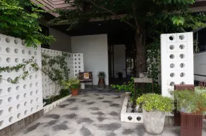 KULABO Taishokan - Interior entrance