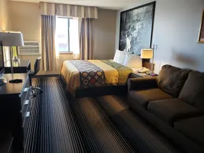 Super 8 by Wyndham Milwaukee Airport - Chambre