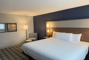 AmericInn by Wyndham Mountain Lake MN - Room