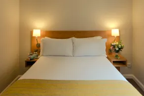 PREMIER SUITES Reading - Habitación