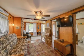 Rustic Caroga Lake Retreat: Fish, Hike & Ski! - Innvendig