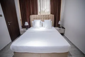 Veronique Heights - Room