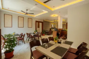 Treebo Grand Royal Imperio, Hinjewadi - Restaurant