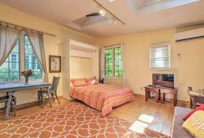 Quiet Saugatuck Studio w/ Patio - Walk to Dtwn! - Interiør
