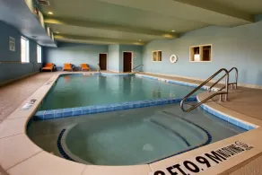 Holiday Inn Express Hotel & Suites Vernon College Area by IHG - Pool