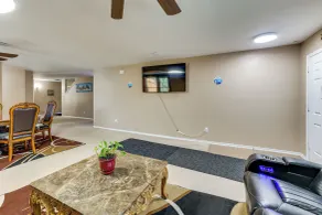 9BR Group Getaway Outside Fort Worth - Interiör