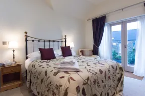Canaston Oaks - Room