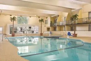 Country Inn & Suites by Radisson, Fergus Falls, MN - Pool
