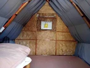 Serene Farmhouse Retreat in Alfonso, Cavite - Perfect for Family Getaways - Zimmer