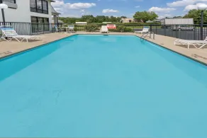 Days Inn by Wyndham Sanford - Piscine