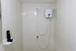 Comfy Studio at M-Town Gading Serpong Apartment - Bathroom
