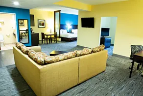 Holiday Inn Express & Suites Harrisburg West - Habitación