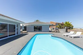 Beachfront, Private Pool, Pizza Oven, Pool Table, Fast Internet, Family Friendly - Pool