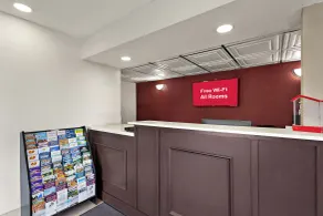 Red Roof Inn Redding - Reception