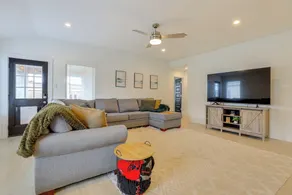 Resort Perks & Private Yard: Brookshire Retreat - Interiör