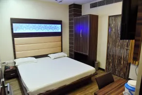HOTEL MIDTOWN AND RESTAURANT - Room