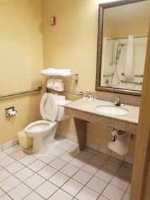 Days Inn by Wyndham Tulsa Central - Salle de bain