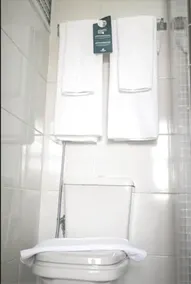 The Hill Hotéis Executive - Bathroom