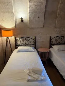 Valley Inn Cave Hotel - Room