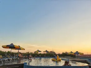 The Twizt - Lifestyle Hostel & Hotel - Pool