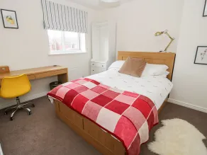 30 Poplar Close - Rom
