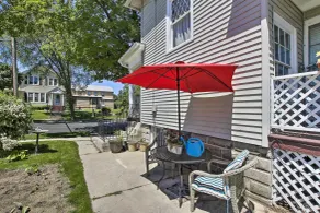Eclectic Manitowoc Vacation Rental Near Marina! - Interiør