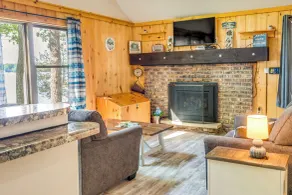 Lakefront Pearson Cottage w/ Swim Dock + Kayaks! - Interiør